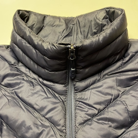 32•Heat Light Dark Blue Vest - Picture 10 of 13